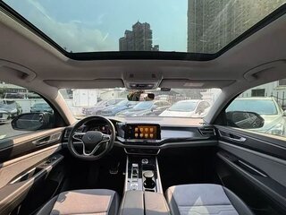 2023 Volkswagen Tharu I, чёрный, 1525333 рублей, вид 5