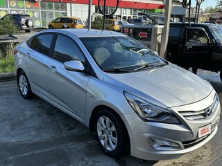 2015 Hyundai Solaris I Рестайлинг, серебристый, 1300000 рублей, вид 2