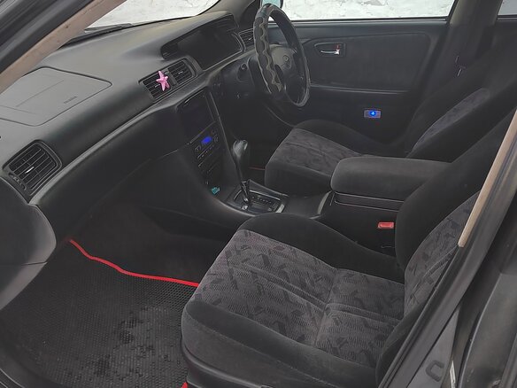 2001 Toyota Mark II Qualis VIII (X100), чёрный, 850000 рублей - вид 7