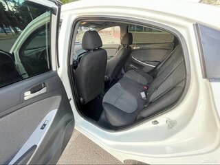 2013 Hyundai Solaris I, белый, 850000 рублей, вид 4