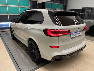 2021 BMW X5 40d IV (G05/G18), белый, 9500000 рублей, вид 4
