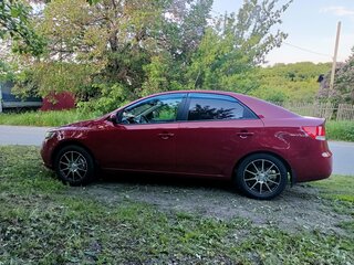 2010 Kia Cerato 5-speed II, красный, 750000 рублей, вид 3