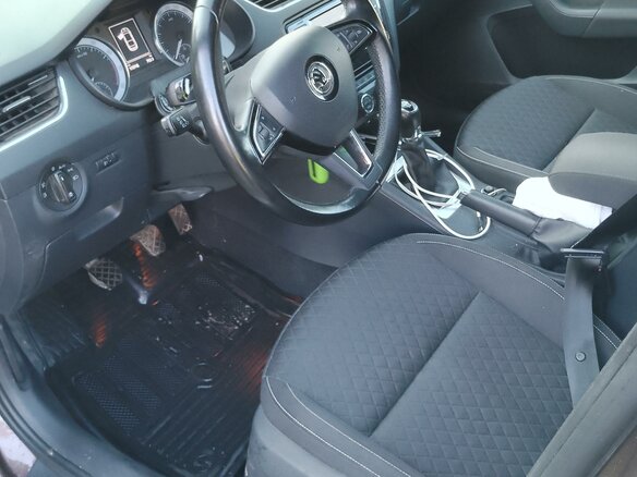 2016 Skoda Octavia III (A7), коричневый, 1500000 рублей - вид 8