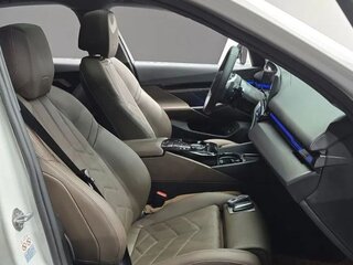 2024 BMW 5 серии 523d VIII (G60/G61/G68), белый, 6843224 рублей, вид 5