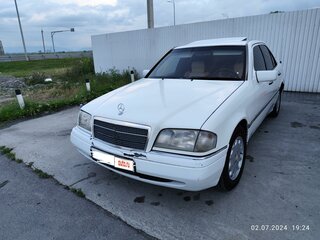 1994 Mercedes-Benz C-Класс 180 (PMS) I (W202), белый, 395000 рублей, вид 1