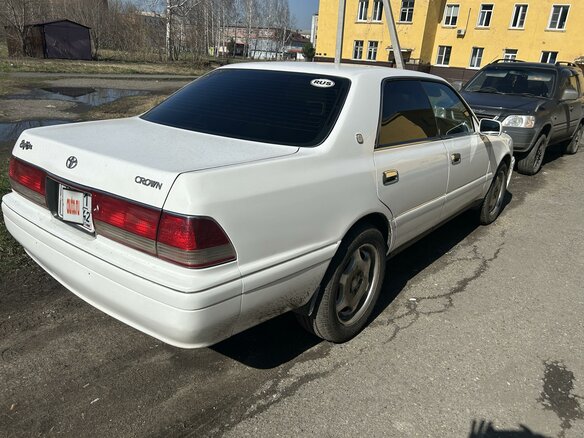 1997 Toyota Crown X (S150), белый, 650000 рублей - вид 4