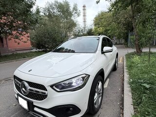 2021 Mercedes-Benz GLA 180 II (H247), белый, 3490000 рублей, вид 2