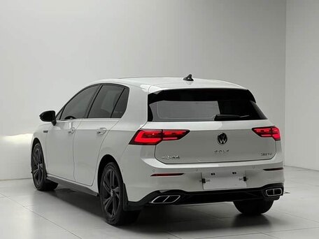 2023 Volkswagen Golf VIII, серый, 2346000 рублей, вид 5