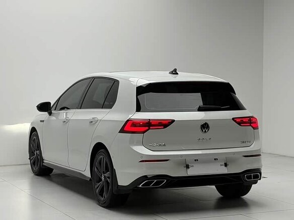 2023 Volkswagen Golf VIII, серый, 2346000 рублей - вид 4