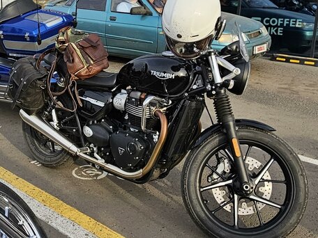 2020 Triumph Street Twin, чёрный, 950000 рублей, вид 1