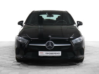 2019 Mercedes-Benz A-Класс 200 IV (W177), чёрный, 2000000 рублей, вид 2