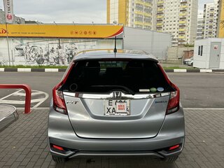 2018 Honda Fit III Рестайлинг, серый, 1500000 рублей, вид 4
