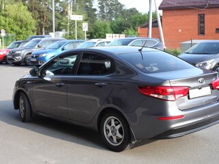 2015 Kia Rio III Рестайлинг, серый, 1050000 рублей, вид 5