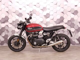 2020 Triumph Speed Twin, красный, 817000 рублей, вид 4