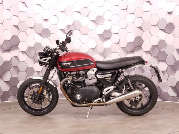 2020 Triumph Speed Twin, красный, 817000 рублей - вид 3