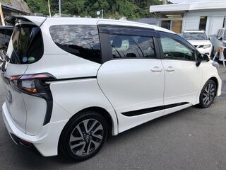 2018 Toyota Sienta II, белый, 1155000 рублей, вид 5
