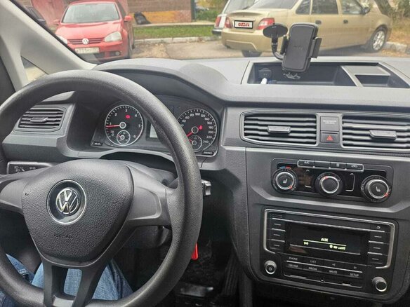 2017 Volkswagen Caddy, жёлтый, 1650000 рублей - вид 13