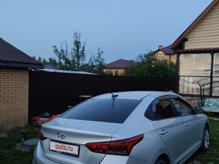2017 Hyundai Solaris II, серебристый, 1350000 рублей, вид 4