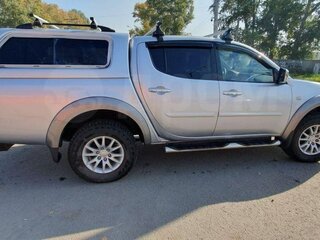 2015 Mitsubishi L200 Super Select IV Рестайлинг, серебристый, 1590000 рублей, вид 3