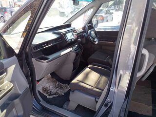 2016 Honda Stepwgn V, серый, 3000000 рублей, вид 2