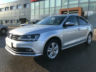 2017 Volkswagen Jetta VI Рестайлинг, серебристый, 1450000 рублей, вид 1