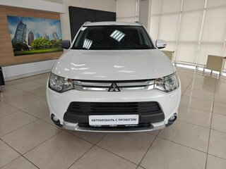 2014 Mitsubishi Outlander III, белый, 1249000 рублей, вид 2