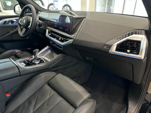 2026 BMW XM 50e, чёрный, 19200000 рублей - вид 13
