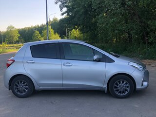 2019 Toyota Vitz III (XP130) Рестайлинг 2, серый, 1000000 рублей, вид 2
