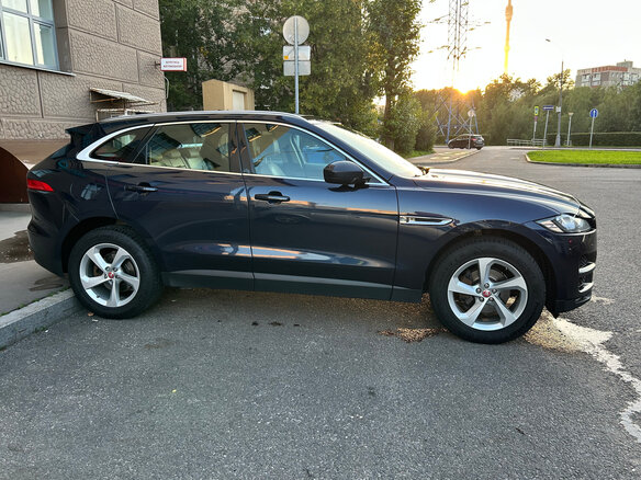 2018 Jaguar F-Pace I, синий, 2500000 рублей - вид 2