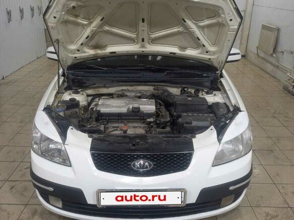 2009 Kia Rio II, белый, 495000 рублей - вид 1