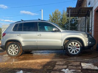 2010 Volkswagen Tiguan I, серебристый, 850000 рублей, вид 4