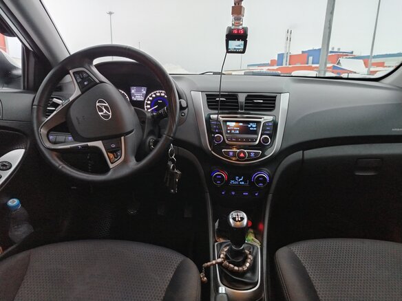2016 Hyundai Solaris I Рестайлинг, белый, 1195000 рублей - вид 11