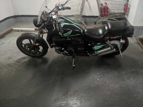 1987 Honda Magna, чёрный - вид 3
