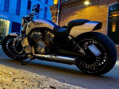 2013 Harley-Davidson V-Rod Muscle, белый, 5100000 рублей, вид 4