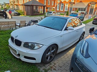 2008 BMW 1 серии 135i I (E81/E82/E87/E88) Рестайлинг, белый, 1900000 рублей, вид 2