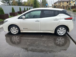 2017 Nissan Leaf II (ZE1), белый, 1450000 рублей, вид 4