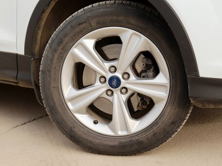 2016 Ford Kuga II, белый, 1299000 рублей, вид 3
