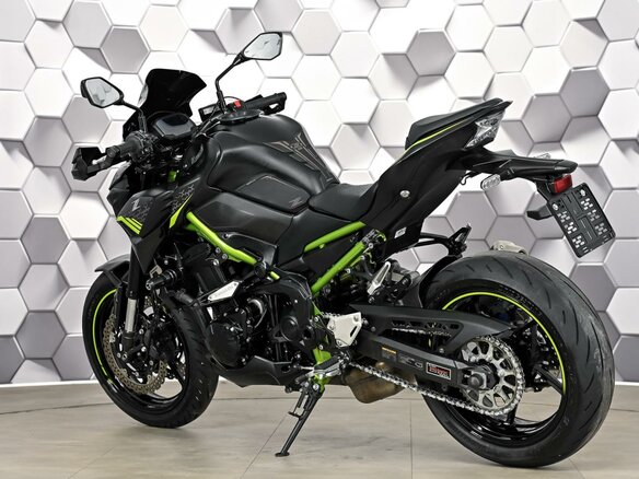 2022 Kawasaki Z 900, чёрный, 999000 рублей - вид 7