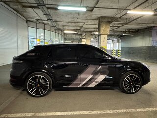 2021 Porsche Cayenne III, чёрный, 10750000 рублей, вид 1
