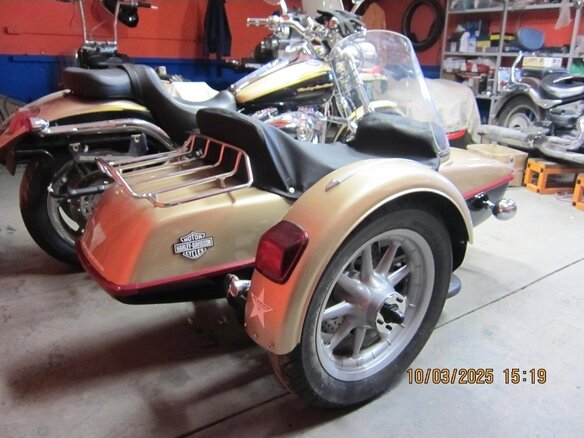 2003 Harley-Davidson CVO, золотистый, 1270000 рублей - вид 1