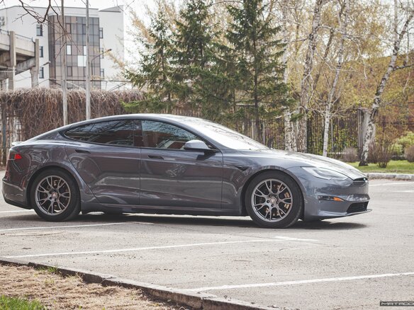 2021 Tesla Model S Plaid I Рестайлинг 2, серый, 7999000 рублей - вид 12