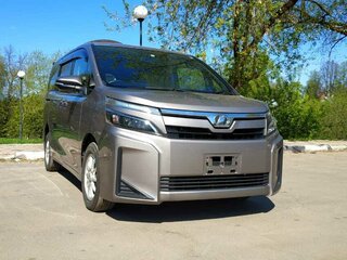 2017 Toyota Voxy III (R80) Рестайлинг, серый, 2680000 рублей, вид 2