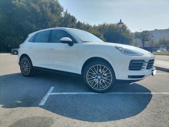2021 Porsche Cayenne III, белый, 6000000 рублей - вид 3