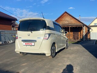 2012 Honda Freed Spike I Рестайлинг, белый, 1050000 рублей, вид 3