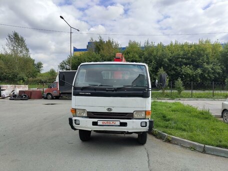 2001 Nissan Diesel Condor, белый, 3400000 рублей, вид 3