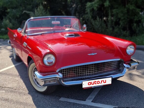 1957 Ford Thunderbird I, красный
