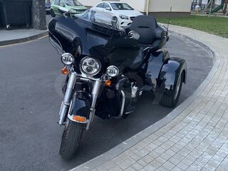 2014 Harley-Davidson Tri Glide, чёрный, 1708346 рублей, вид 1