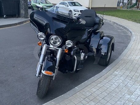 2014 Harley-Davidson Tri Glide, чёрный, 1708346 рублей, вид 1