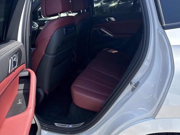 2021 BMW X6 40i III (G06), белый, 7500000 рублей - вид 12