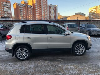 2013 Volkswagen Tiguan I Рестайлинг, серебристый, 1250000 рублей, вид 2